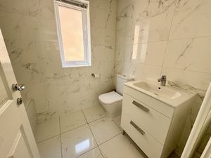 Family Bathroom- click for photo gallery